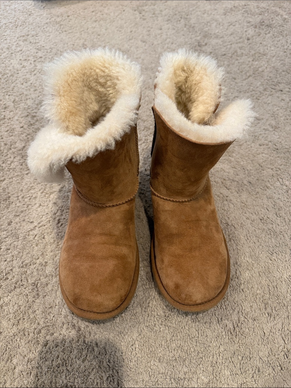 Big Kids Tan Bailey Button Ugg Boots